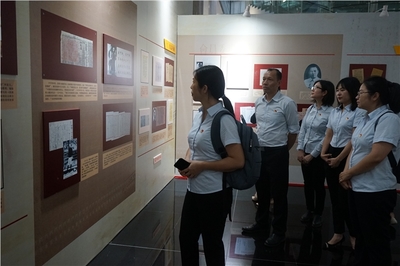 市公积金中心组织参观主题教育专题展览 主题党日活动深化理论学习