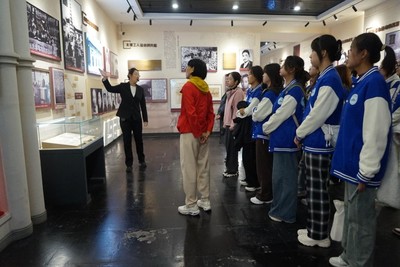 追寻红色足迹 砥砺初心使命——地理科学学院学生党支部赴太原党史展览馆开展主题党日活动